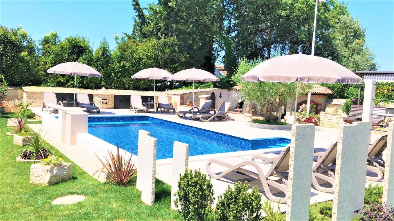 Apartment Villa Engel With Pool Poreč Exteriör bild