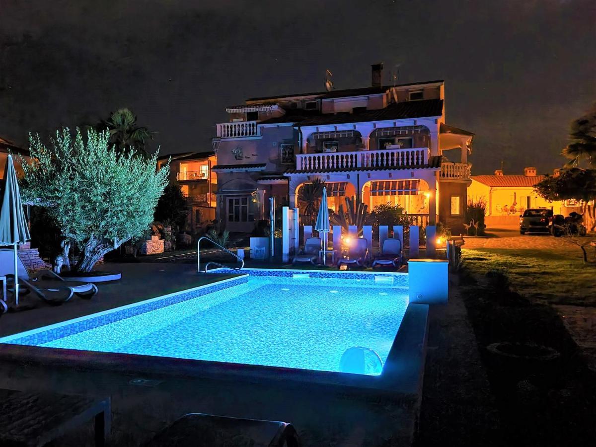 Apartment Villa Engel With Pool Poreč Exteriör bild