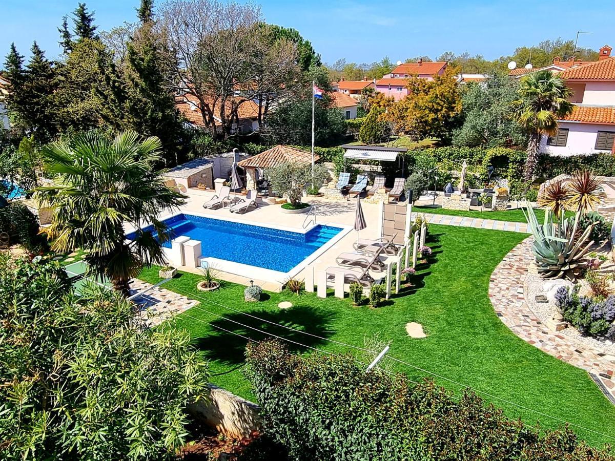 Apartment Villa Engel With Pool Poreč Exteriör bild